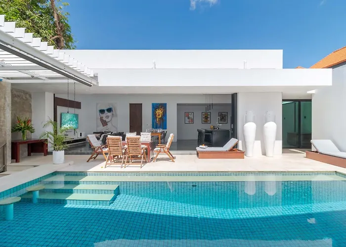 Villa Stylish 3br With Swim-up Bar In *