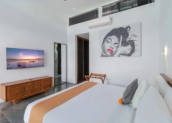 Villa Stylish 3br With Swim-up Bar In *