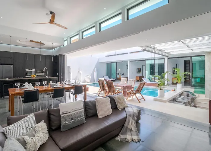 Villa Stylish 3br With Swim-up Bar In *