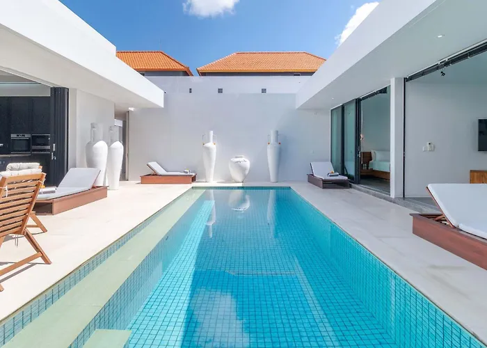 Stylish 3br With Swim-up Bar In