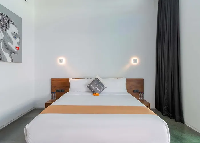Stylish 3br With Swim-up Bar In * Seminyak