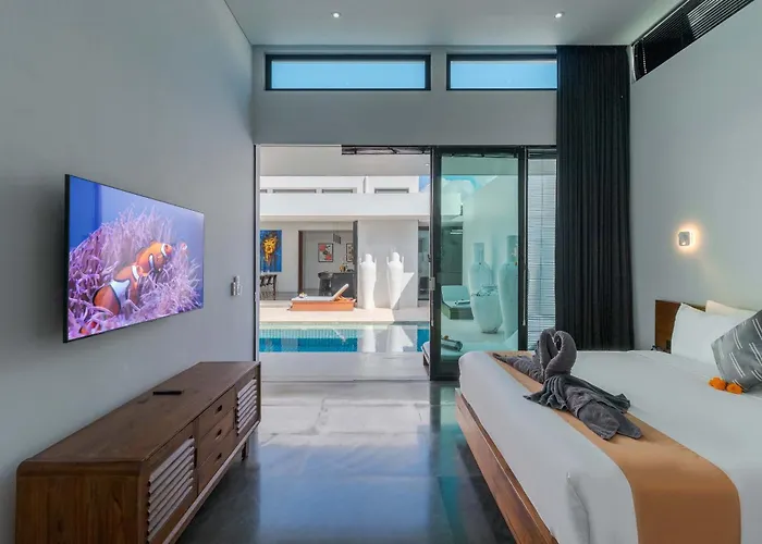 Villa Stylish 3br With Swim-up Bar In *