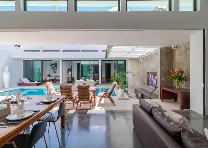 Villa Stylish 3br With Swim-up Bar In Seminyak