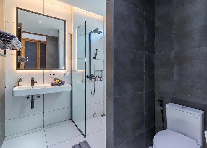 Villa Stylish 3br With Swim-up Bar In